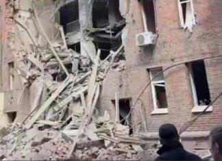 Пошкоджений житловий будинок у Дніпрі