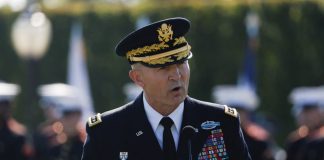 Піт Гегсет закликає генерала Джорджа піти у відставку