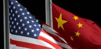 Flags of the USA and China
