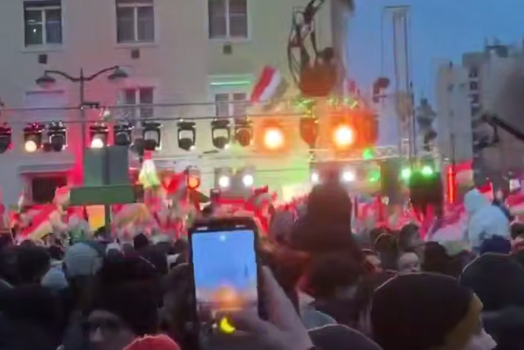 Screenshot_1 Мітинг Орбана, гасло «Ruszkik haza»