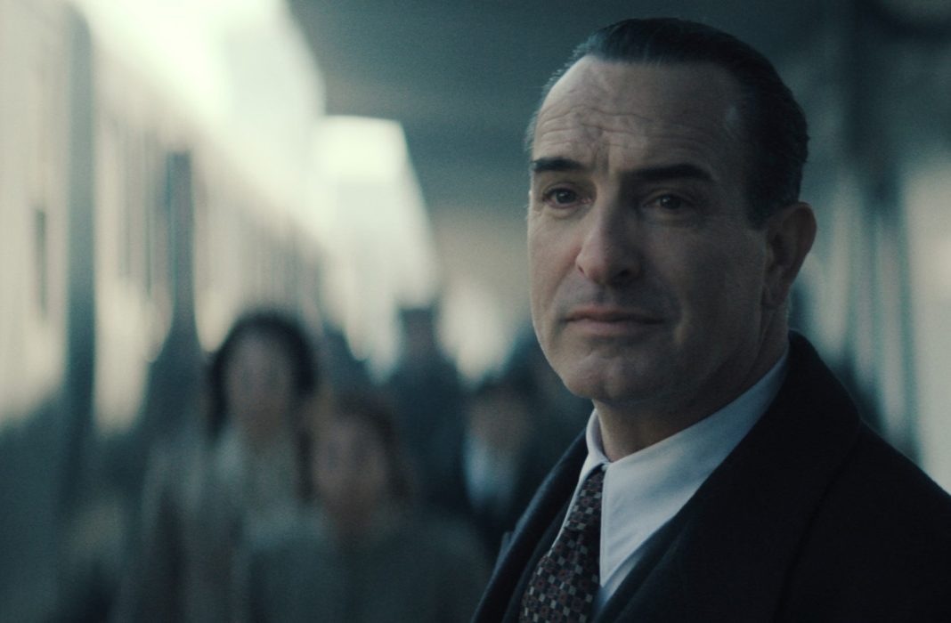 Jean Dujardin in the film Rays and Shadows"