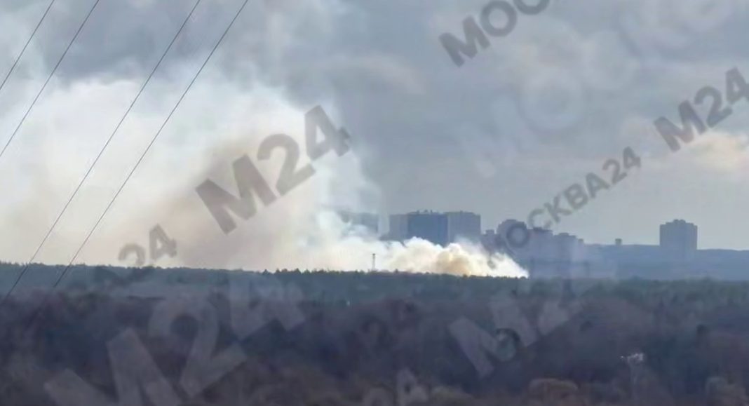 Пожежа на даху військового училища в Москві