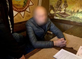 Чиновника Укрзалізниці затримали на хабарі $100 000 Затримання чиновника Укрзалізниці на хабарі