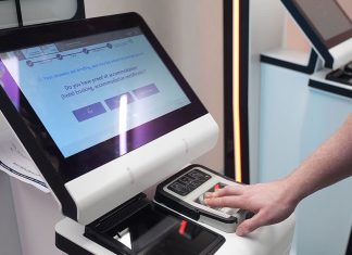 Українці проходять біометрію на кордоні