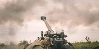 Українські військові на позиціях під час бойових дій