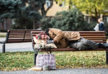 Чиновники декларують відсутність житла