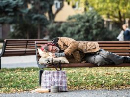 Чиновники декларують відсутність житла