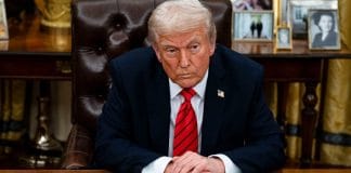 Трамп виступає перед пресою