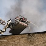 Рятувальники ДСНС ліквідують пожежу після обстрілу на Житомирщині.