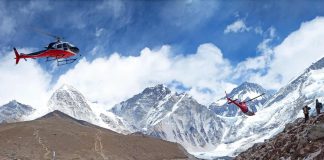 Guides on Everest, fake evacuations