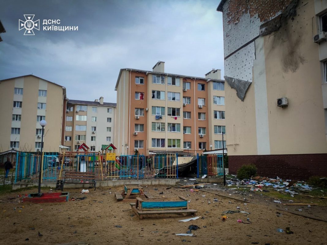 Руйнування після ударів по Київщині