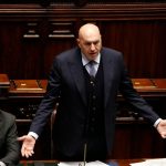 Світ охопило божевілля — заява міністра Італії