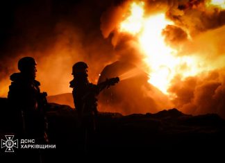 Російські БпЛА атакували підприємство на Харківщині Пожежа на цивільному підприємстві Харківщини