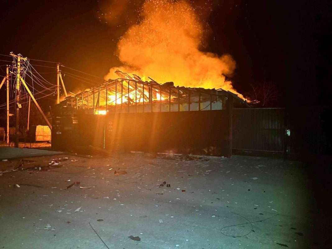 Зруйноване відділення Нової пошти після атаки