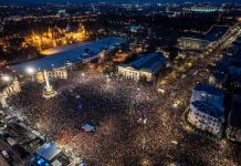 100,000 protest against Orban in Budapest Protest in Budapest