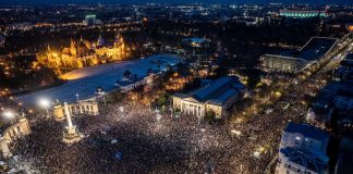 100,000 protest against Orban in Budapest Protest in Budapest