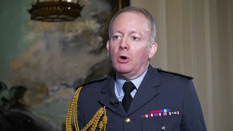 photo_2026-04-11_16-51-16 сер Річард Найтон