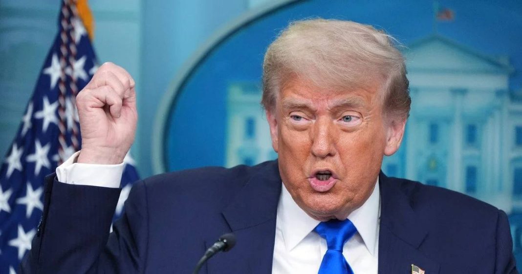 Трамп під час виступу