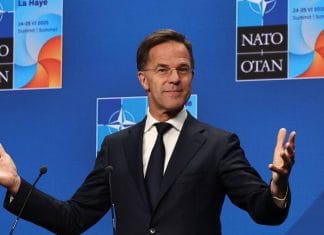 Генсек НАТО Марк Рютте на брифінгу