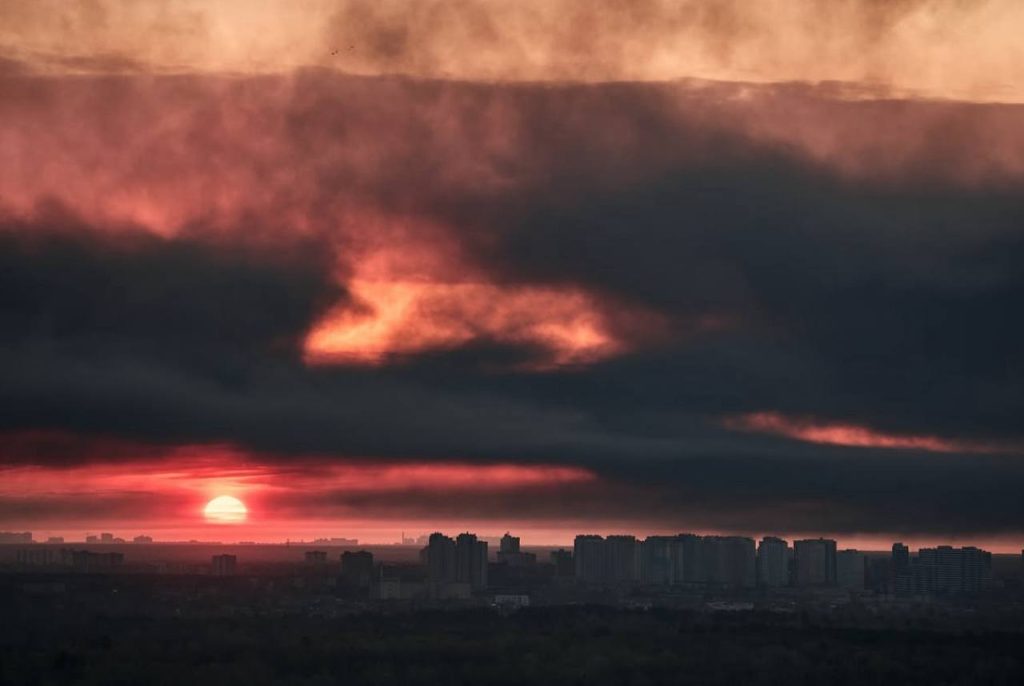 thick smoke over the capital