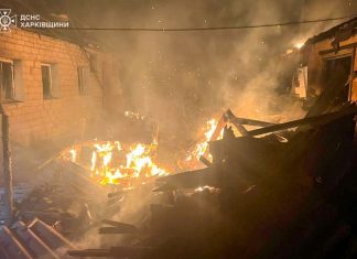 Пожежа після обстрілу дронами в Харківській області