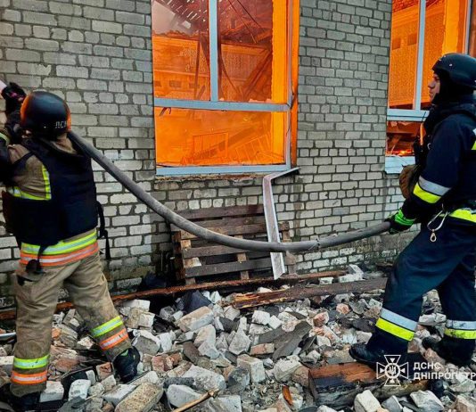 Пожежа після обстрілу у Дніпропетровській області