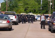 Поліція на місці стрілянини у Шрівпорті