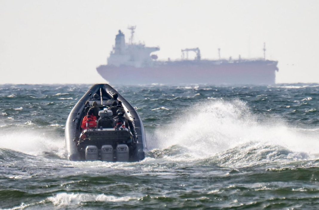 Арешт російського танкера у Європі