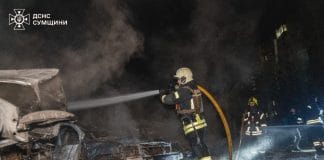 Пошкоджений будинок після атаки у Сумах