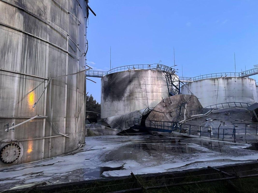 Sunflower oil leak near Chornomorsk
