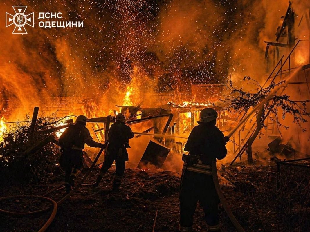Пожежа після обстрілу в Одеській області