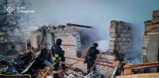 Обстріл Ямполя на Сумщині, рятувальники та песики