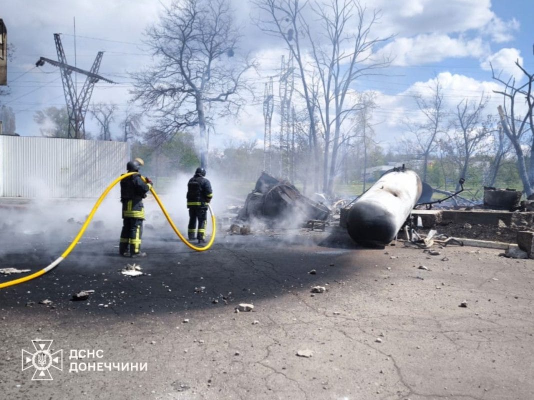 Пожежа на АЗС у Краматорську після атаки дрона