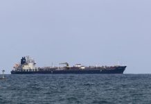 Танкер із паливом змінив курс: Куба без поставки Паливний танкер прямуэ до Венесуели