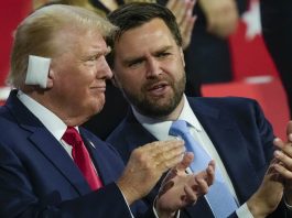 Трамп залишив Венсу секретний лист на випадок кризи Трамп залишив лист Венсу у Білому домі
