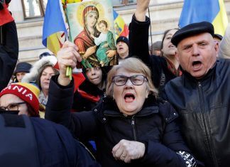 Romania shaken by large-scale corruption scandal Corruption scandal engulfs Romanian courts