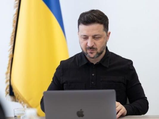 Зеленський провів переговори зі Стармером, Макроном і Мерцом Зеленський під час переговорів з європейськими лідерами