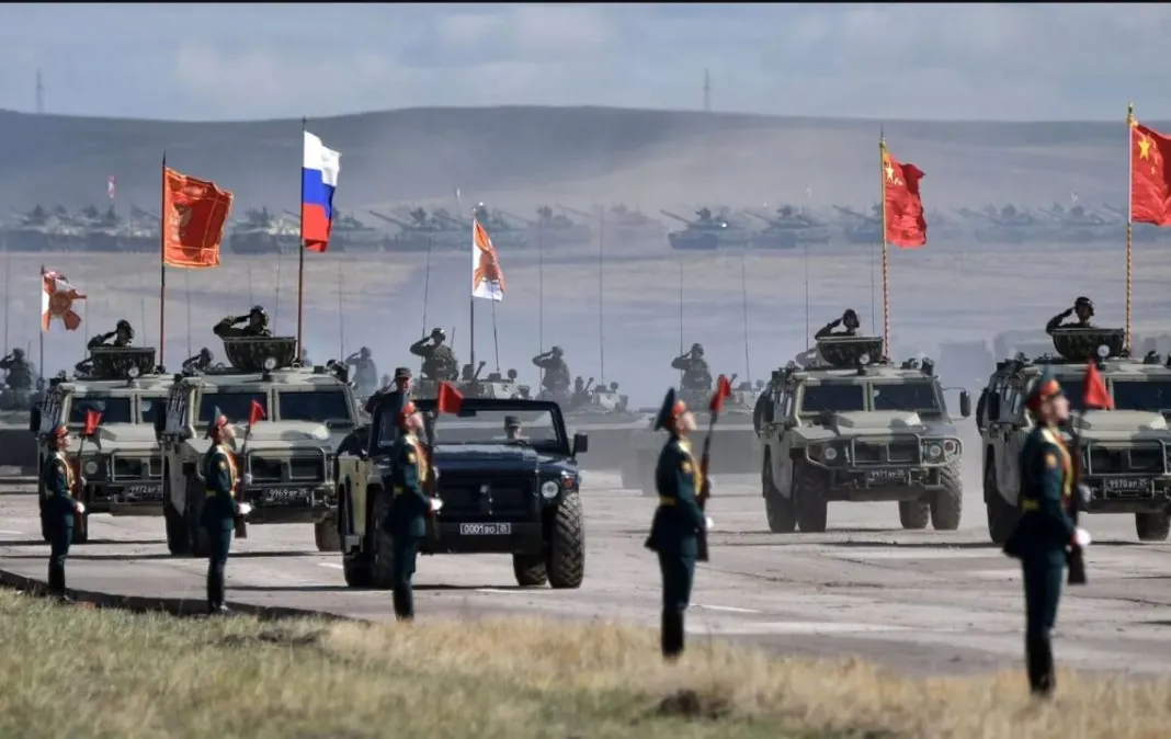 237072-1_large Китай таємно тренував росіян для війни