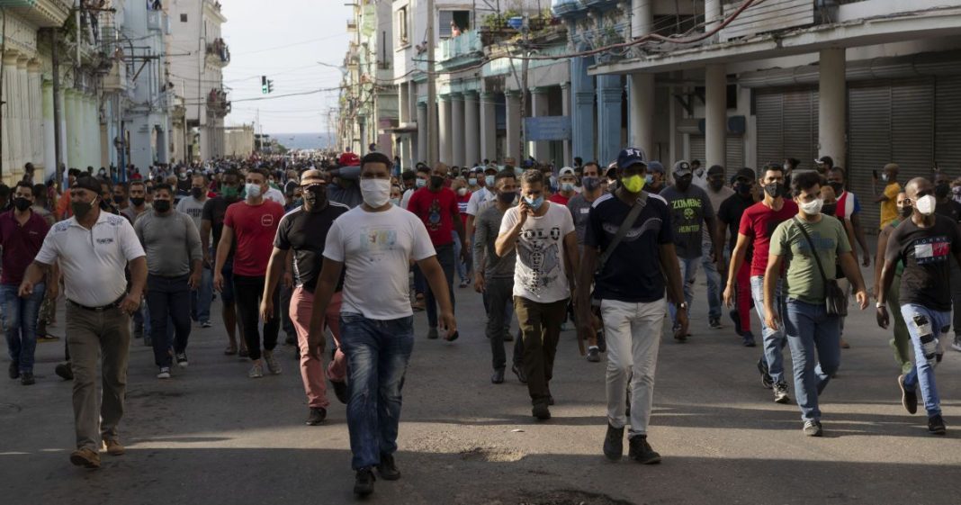 241058d0c18e9c9cc8368fee2656dddf Protests in Havana over blackouts