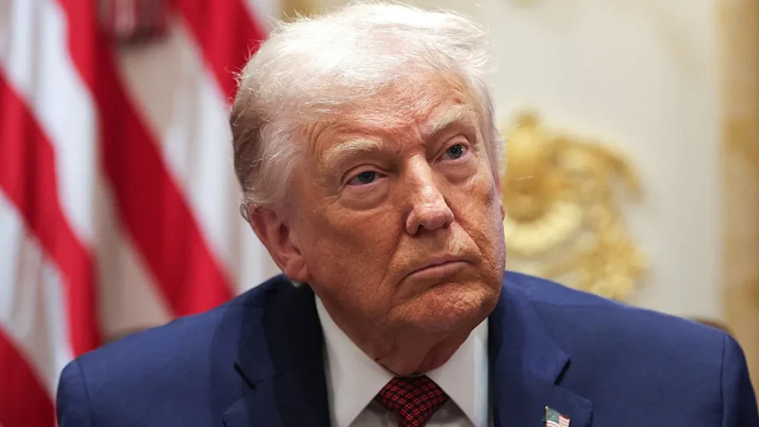 Donald Trump in front of the US Department of Justice building
