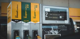 Автозаправна станція з новим маркуванням пального E5 та E10 у 2026 році в Україні.