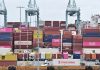 Контейнери в морському порту