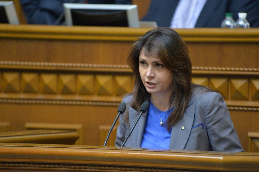 Ірина Фріз закликає заслухати Умєрова