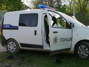 Розстріляне поліцейське авто