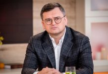 Дмитро Кулеба під час публічного виступу