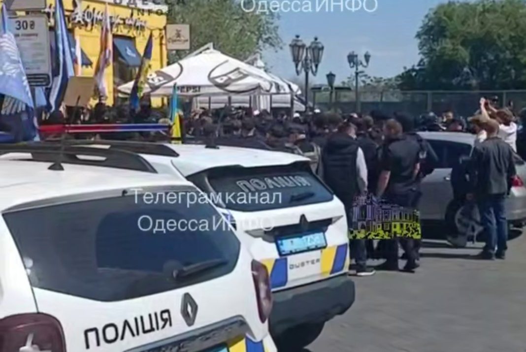 Сутичка під час ЛГБТ-акції в Одесі