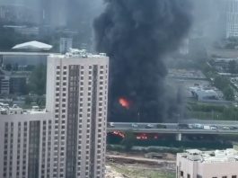 Пожежа на складі у москві, дим