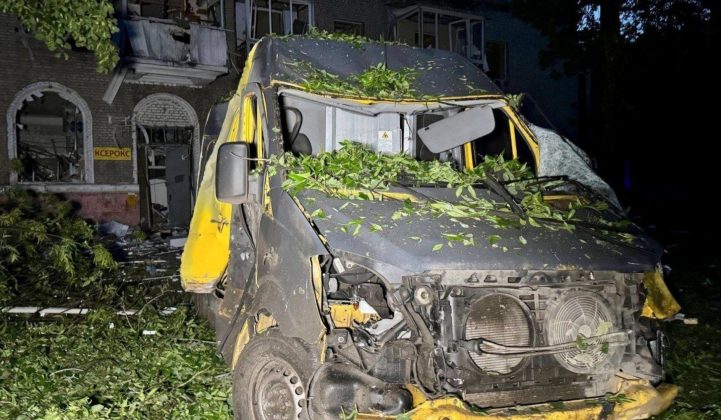 згорівше авто після атаки РФ