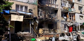 A multi-storey building in Pavlohrad damaged after shelling