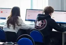 Як зміниться НМТ у 2026 році: менше предметів і нові правила Учні складають національний мультипредметний тест в умовах шкільного класу.